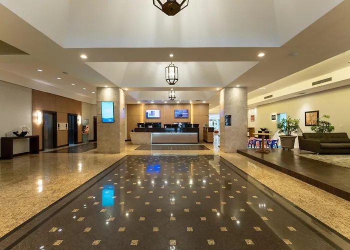Hotel Deville Business Maringá